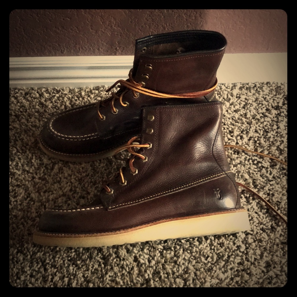 Women’s Frye Dakota boots